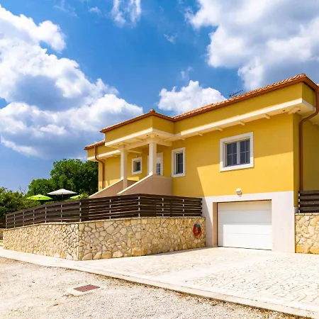 Krase By Interhome Tatil Evi Krnica